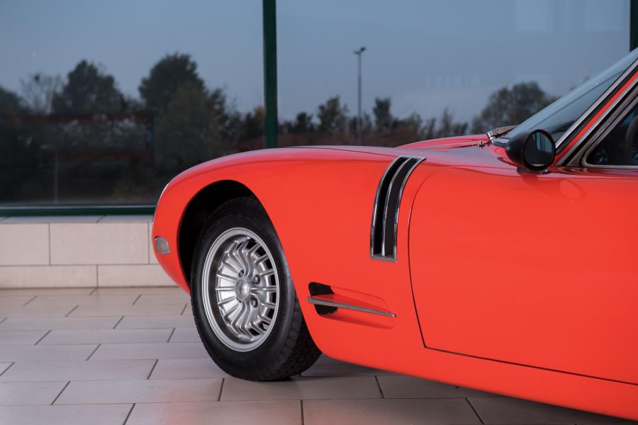 Детали экстерьера Bizzarrini 1900 GT Europa 1967 года  (фото 7 из 14)
